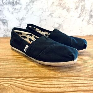 Toms Black Canvas Flats Sneakers Classic Women’s Size 6.5